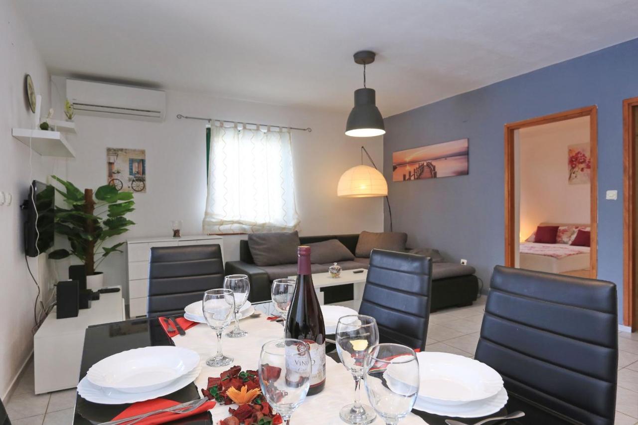 Holiday Home Lucija Sveti Filip i Jakov Exteriér fotografie