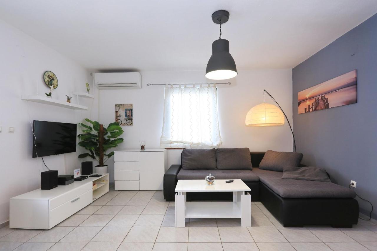 Holiday Home Lucija Sveti Filip i Jakov Exteriér fotografie