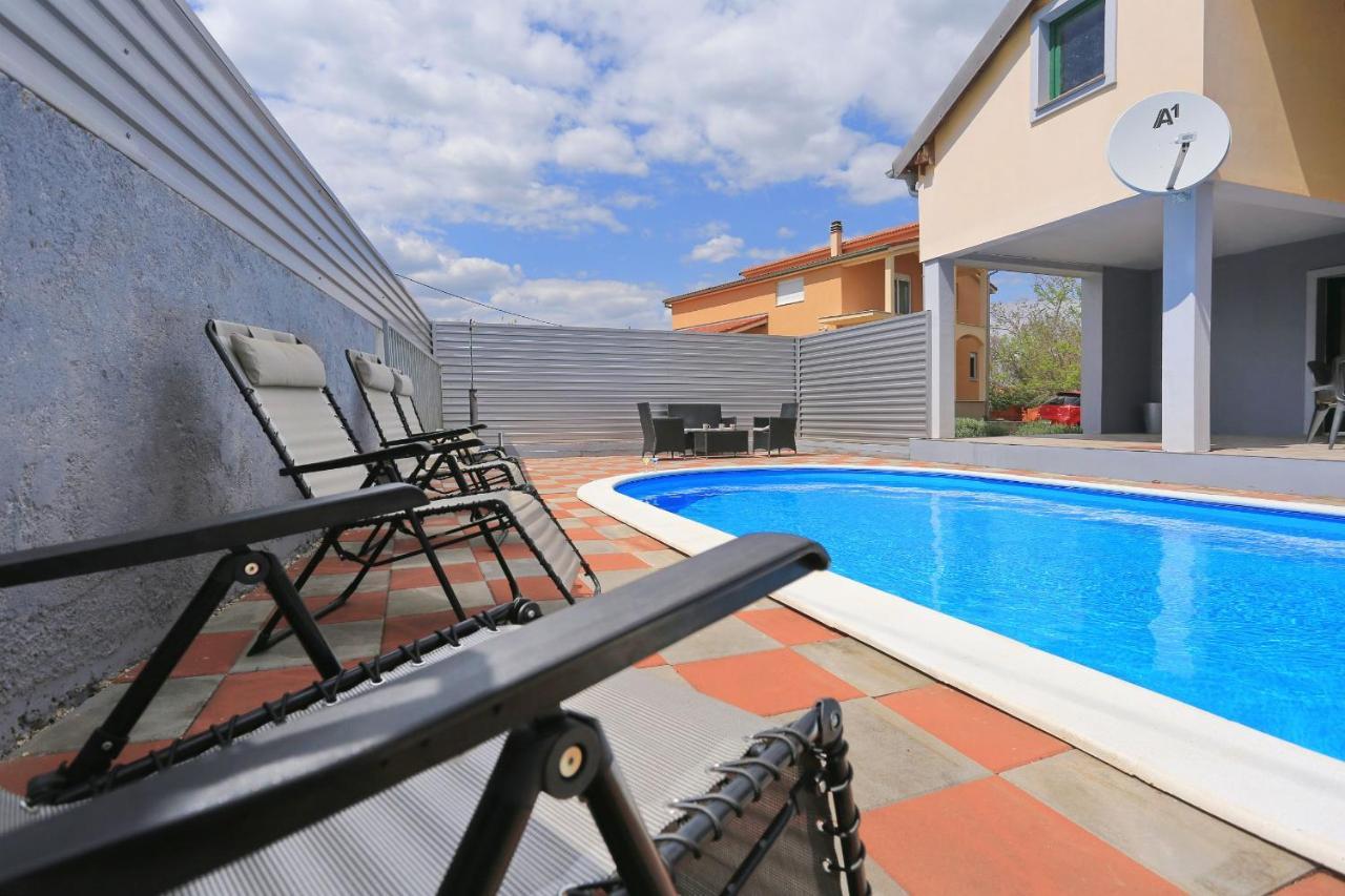 Holiday Home Lucija Sveti Filip i Jakov Exteriér fotografie